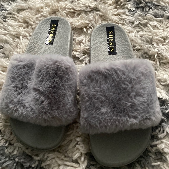 shein slippers - Picture 1 of 5